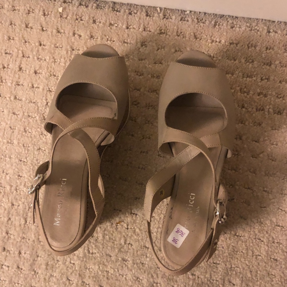 Beige wedges sandals size 8 38